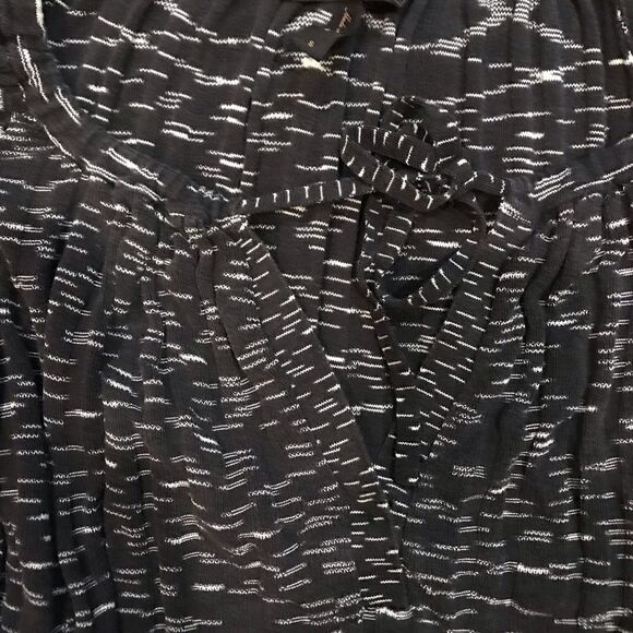 BCBG Soft short sleeve sweater - Picture 2 of 2